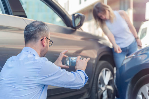 Professional Car Insurance Near Me technician working in Valrico, FL
